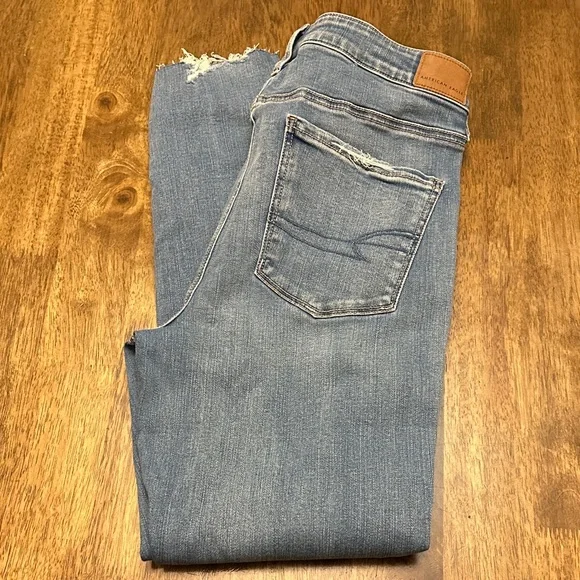 American Eagle Outfitters Ripped Blue Jeans - Picture 8 of 9